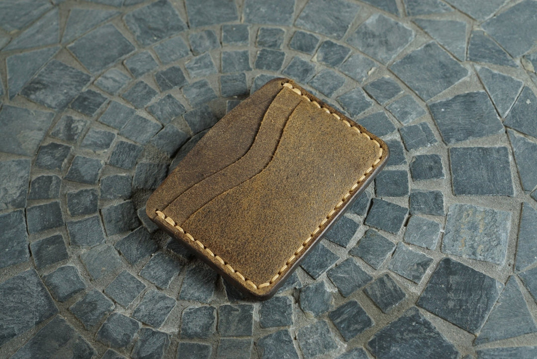 Buckler (4 Slots) - Maryam Salvia Waxed Sego Horsebutt Front Pocket