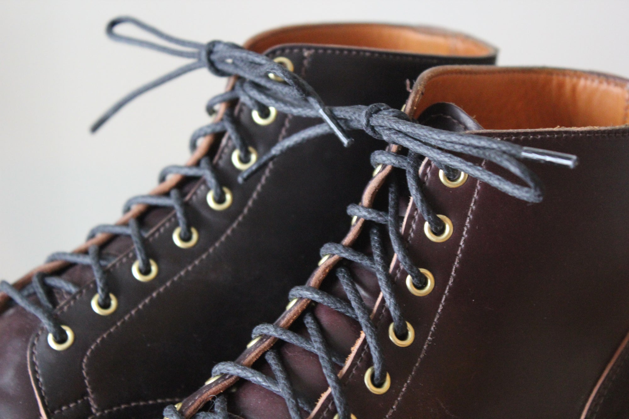 Round Red Shoelaces ← Great boot laces